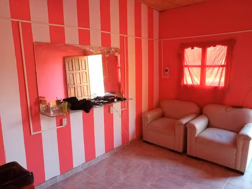 Peluquer&iacute;a lola y roper&iacute;a MK