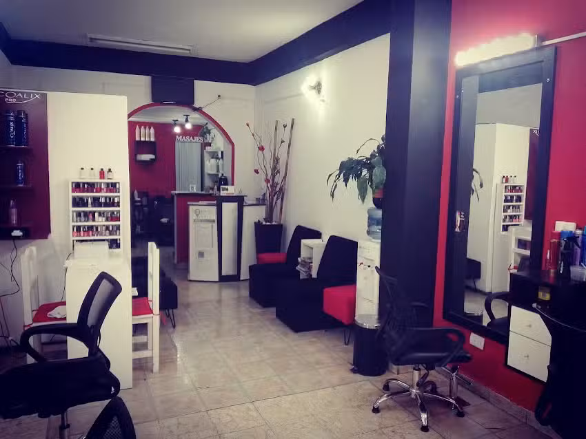 Peluquer&iacute;a Lorena (Trabaja en Centro de Belleza y Est&eacute;tica Tu Momento)