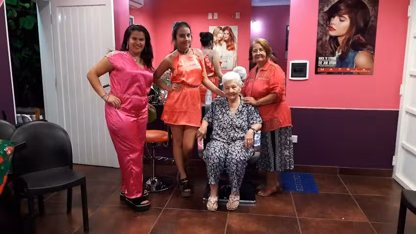 PELUQUER&Iacute;A MODERNA