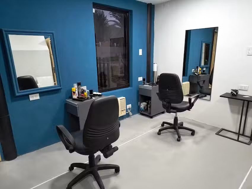 Peluquer&iacute;a Modo Avi&oacute;n