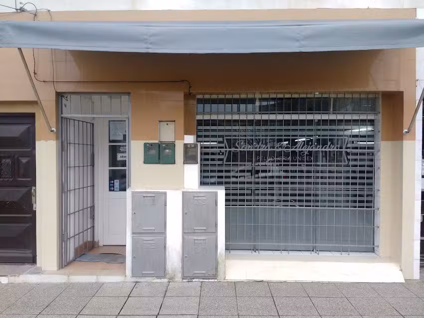 Peluquer&iacute;a Sandra & Alejandro unisex