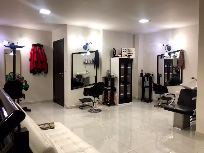Peluqueria Solo Las Puntitas Sal&oacute;n Multiespacio Unisex