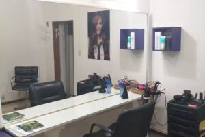 Peluquer&iacute;a Unisex CM