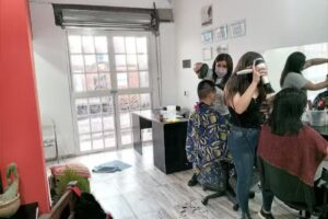 PELUQUER&Iacute;A UNISEX MALUKA