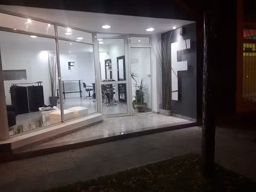 Peluquer&iacute;a Unisex Sal&oacute;n Fiamingo