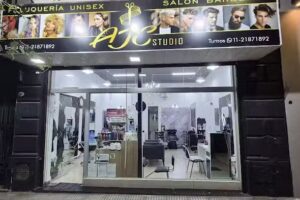 PELUQUER&Iacute;A UNISEX Y SALON DE BARBER&Iacute;A ( AJC )STUDIO