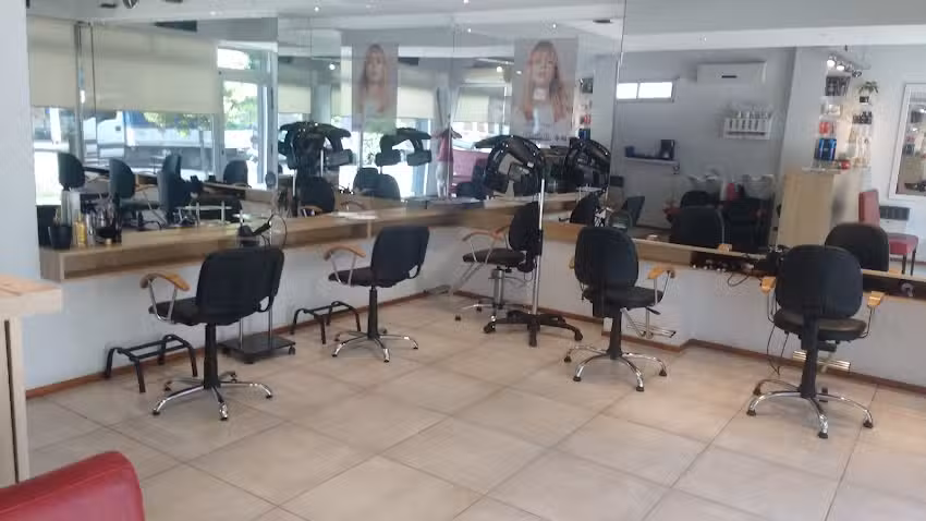 Peluquer&iacute;a y barber&iacute;a &ldquo;Lucas&rdquo;