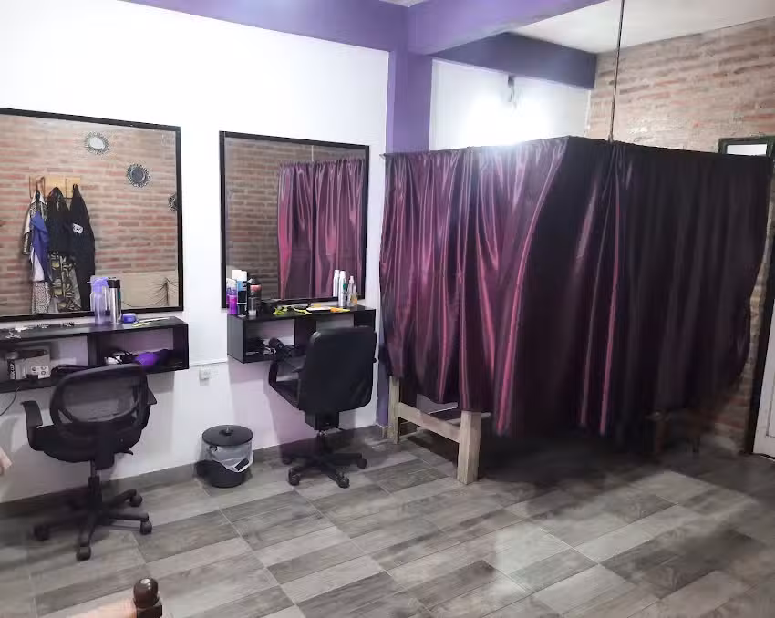 PELUQUERIA Y ESTETICA DAY