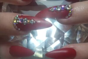 Peluquer&iacute;a y u&ntilde;as esculpidas