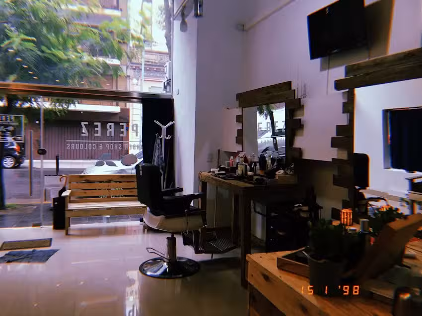 PEREZ&bull; Estudio Peluquer&iacute;a- Barberia- Colores