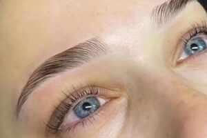 Pesta&ntilde;as y Cejas la Gochita Lashista