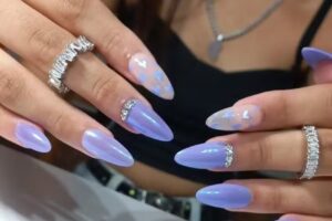 Queen&rsquo;s Nails