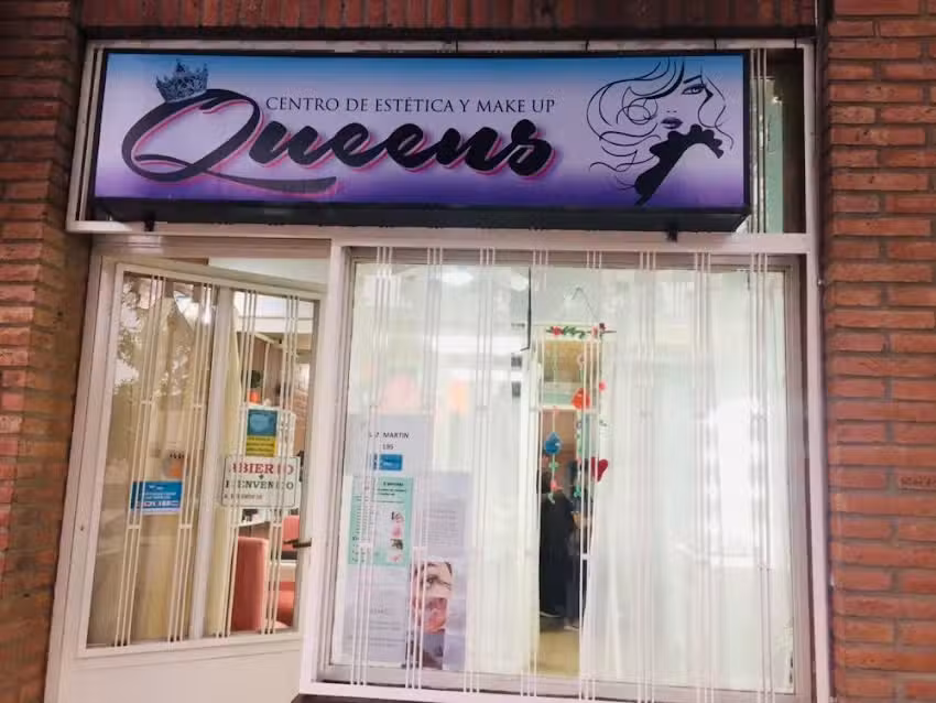 Queens centro de est&eacute;tica y make up