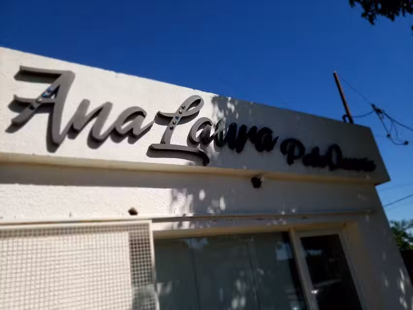 R & Ana Laura Estilistas