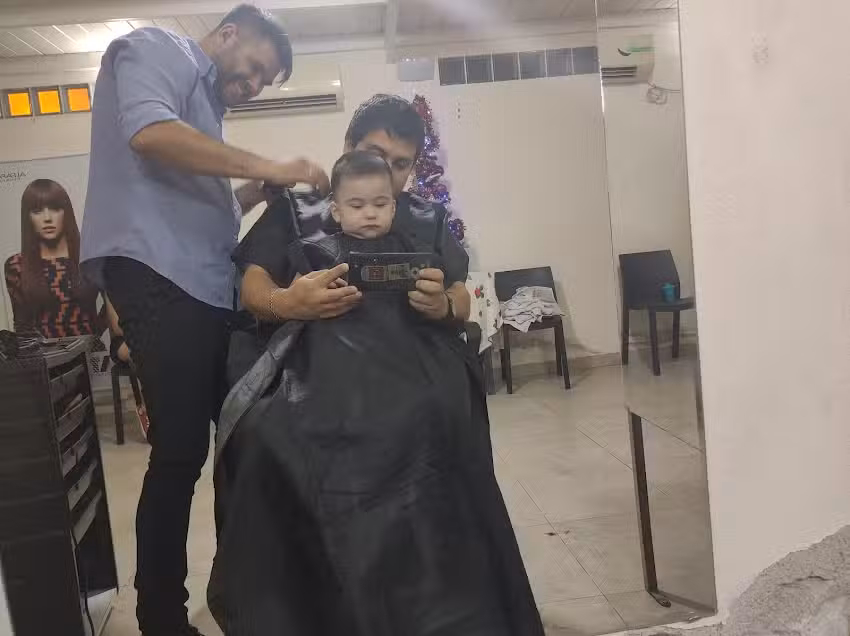 Ramiro Gonz&aacute;lez Sal&oacute;n Unisex