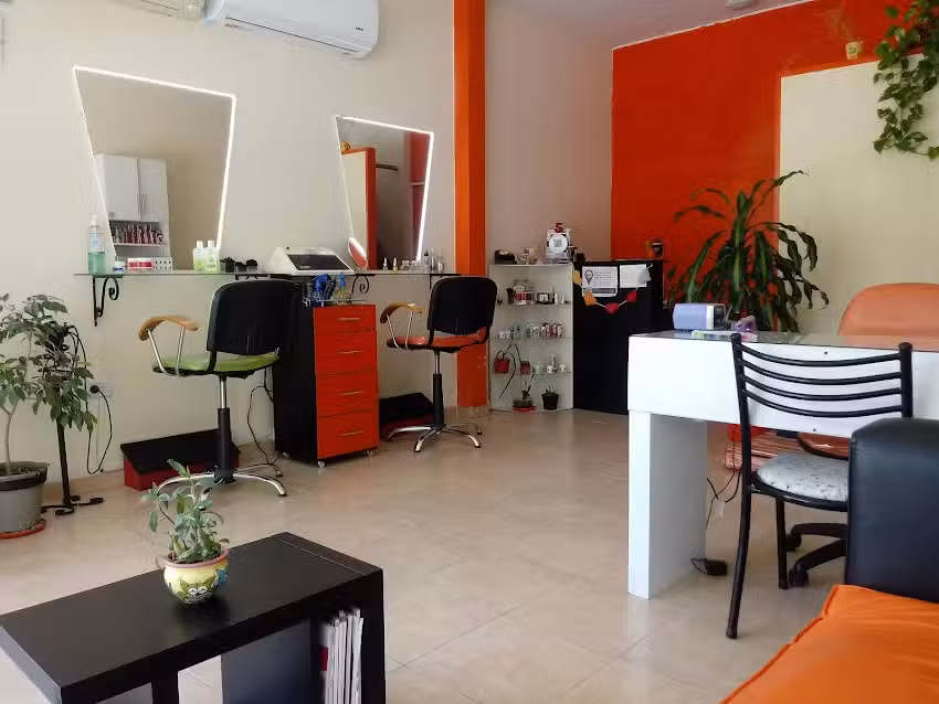 Regina Rodriguez Peluqueria Unisex