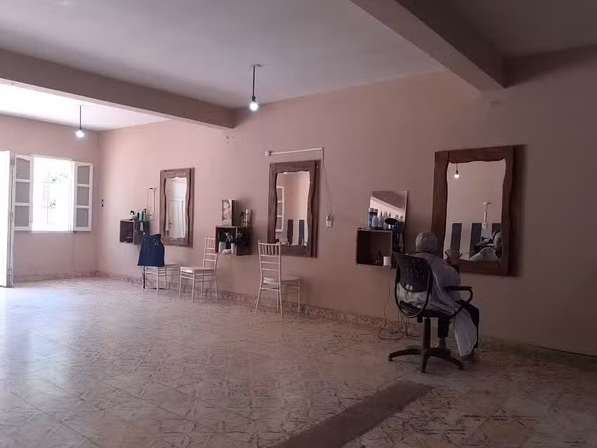 Ruben Ponce Peluquer&iacute;a Unisex Barberia