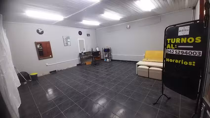 R&uacute;stico peluquer&iacute;a masculina