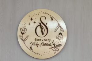 Saez y co by Vicky estelista peluquer&iacute;a y est&eacute;tica integral