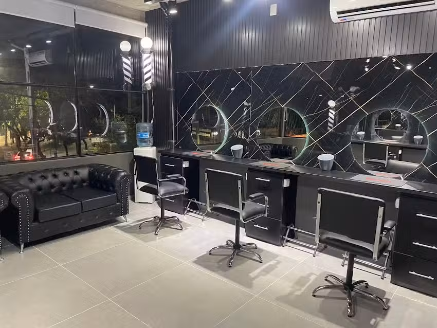 Salon Black