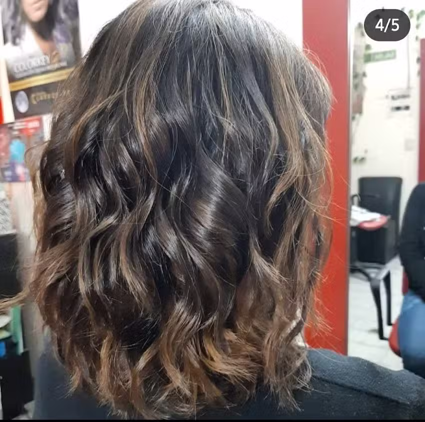 Sal&oacute;n de Belleza Crystal peluqueria