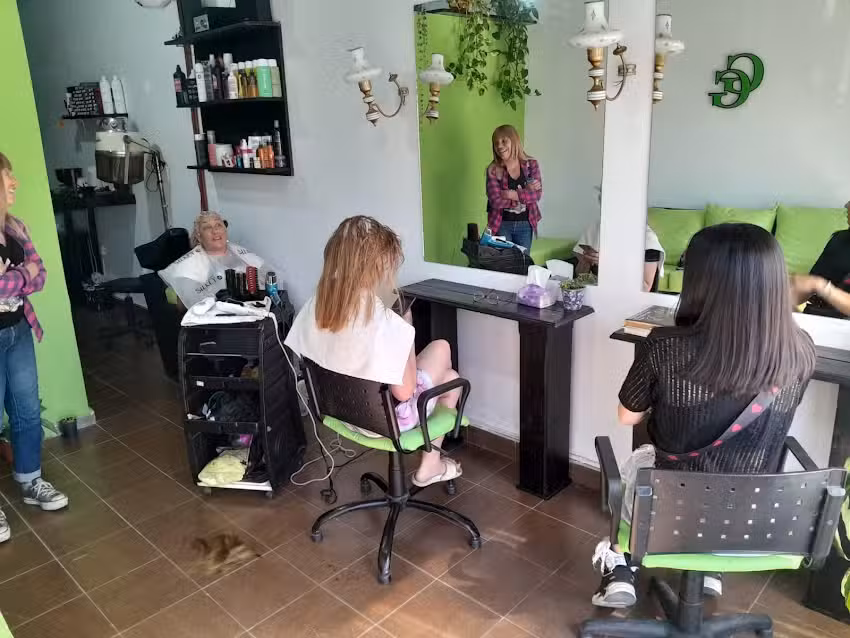 Sal&oacute;n de belleza Gustavo G&oacute;mez