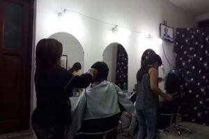 Salón de Belleza Unisex Cari