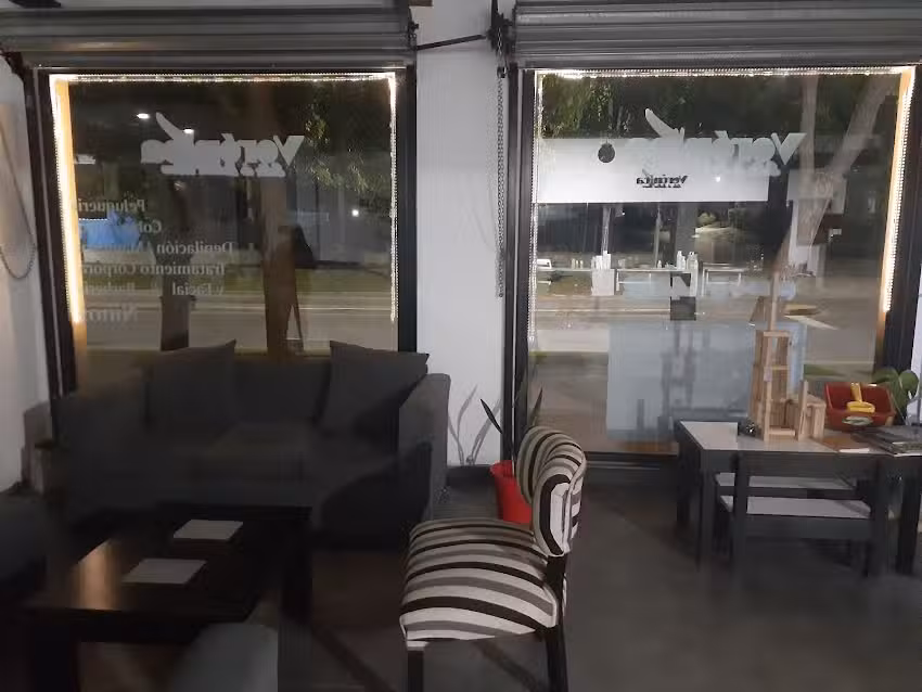 Sal&oacute;n de belleza. Ver&oacute;nica.