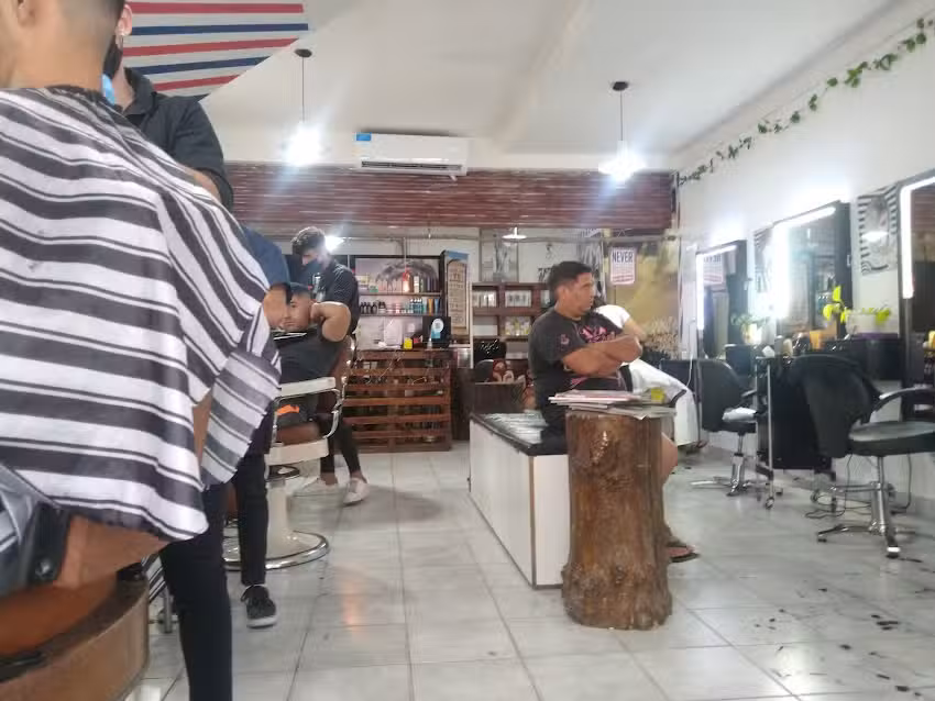 Sal&oacute;n De Corte &ldquo;Carlos Dar&iacute;o&rdquo;