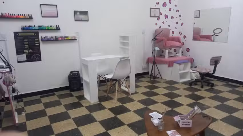 Sal&oacute;n de u&ntilde;as