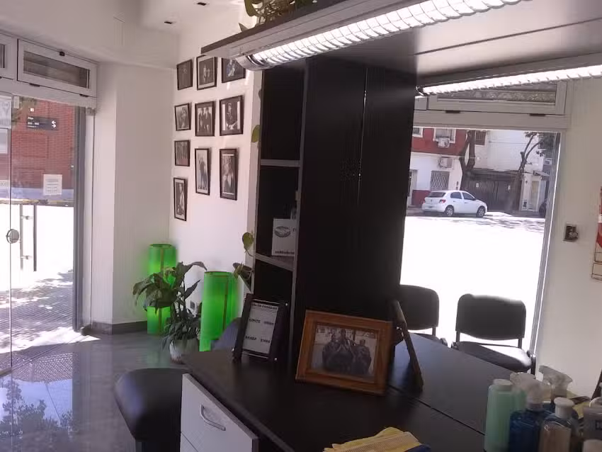 Sal&oacute;n Paradiso, cortes unisex.