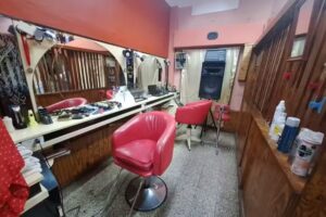 Sal&oacute;n Rojo Unisex Peluqueria Lavalle 399 Avellaneda . Abierto de Martes a S&aacute;bado. DOMINGO Y LUNES CERRADO