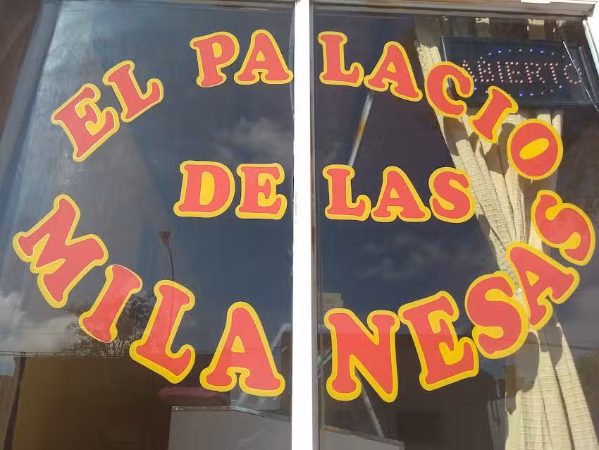 Sal&oacute;n Unisex Black And White