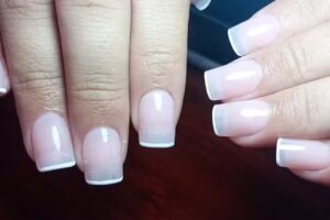 Samy Sandoval Pesta&ntilde;as, u&ntilde;as y cejas.