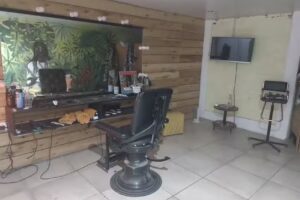 Scissor hands (Juani Rodr&iacute;guez)