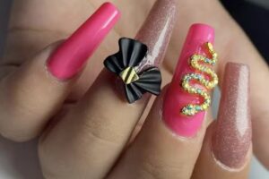 Shiny Nails (Florencia Tosatto)