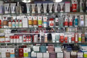 SIN LIMITES Peluquer&iacute;a y venta de productos