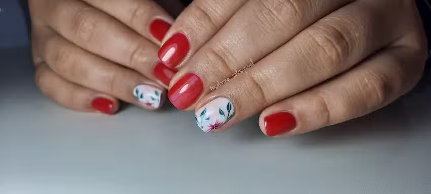 Sol Esquivel Studio Nails