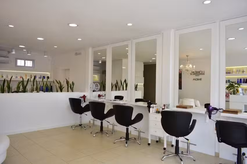 SOLEDAD NAPOLE&Oacute;N Hair Sal&oacute;n