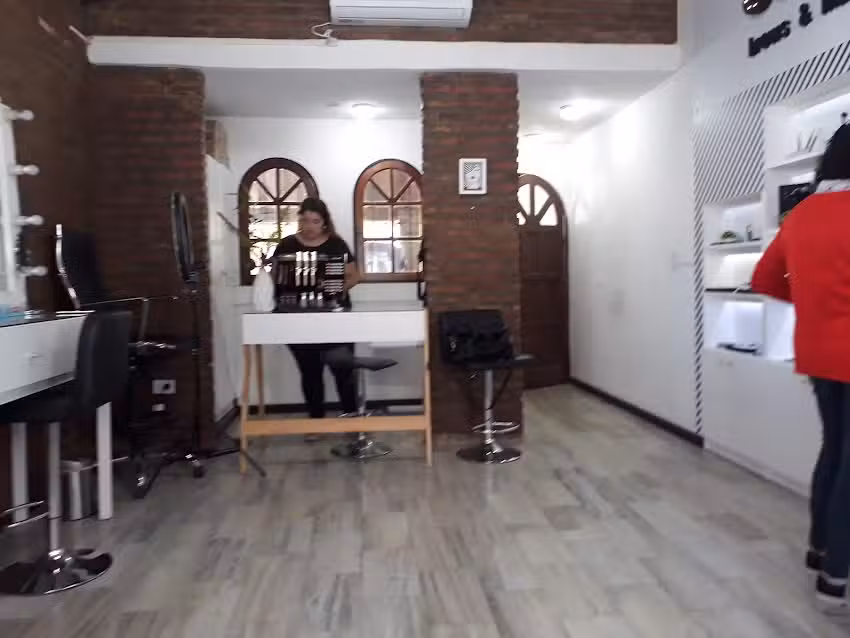 Sonia Brows & Makeup.