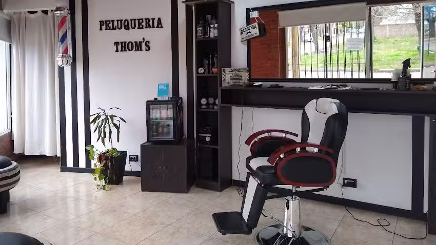 Thom&rsquo;s Barbershop