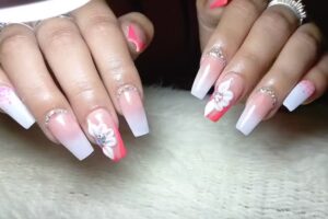 U&ntilde;as antoo nail