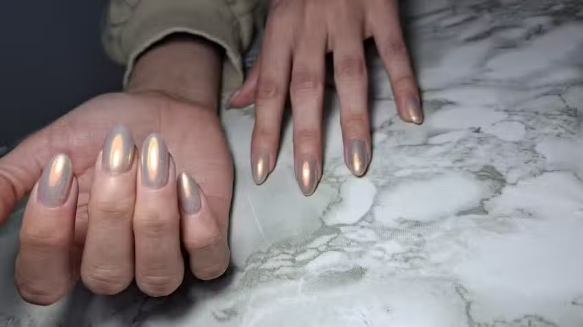 U&ntilde;as, Manicur&iacute;a Rusa, Esculpidas