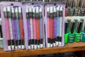 U&ntilde;as tops by denisenails