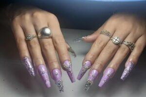 U&ntilde;as_YesyRobles