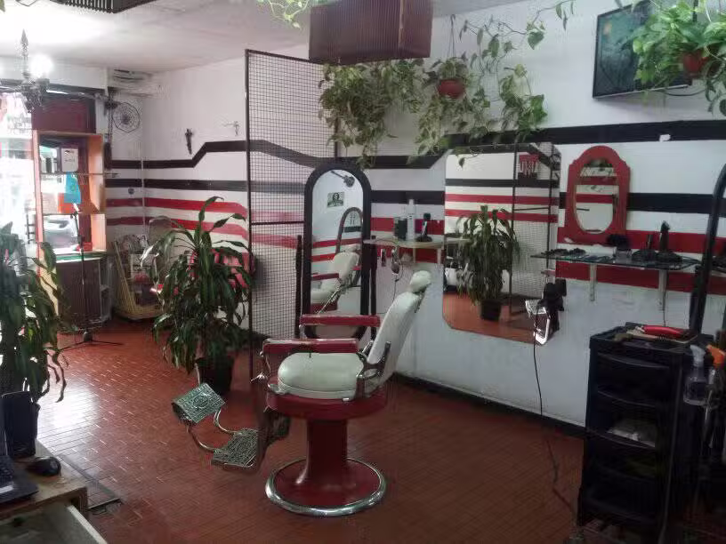 Uomo Parruchieri Peluqueria