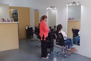 URBAN STAFF PELUQUERIAS hair studio