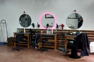 Valhalla Peluquer&iacute;a y Academia