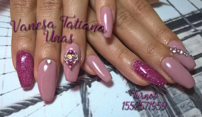 Vanesa Tatiana U&ntilde;as gelificadas esculpidas esmaltado semipermanente