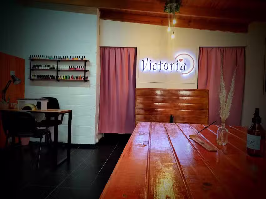 VICTORIA moda-u&ntilde;as